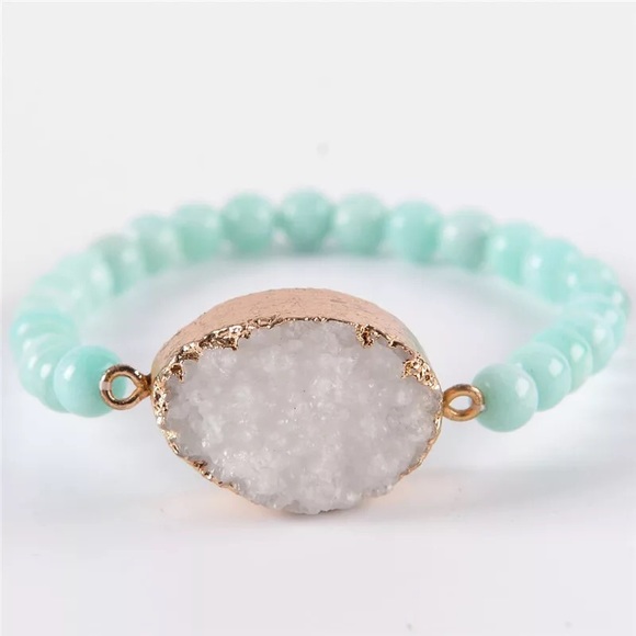Gorgeous Druzy Anthropologie bracelet💚💫 - Picture 2 of 6